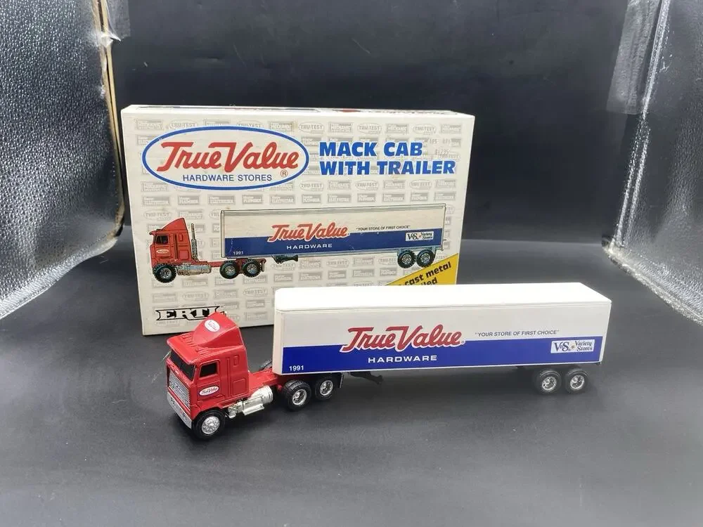 Vintage ERTL True Value Hardware Stores Cab over with trailer - 1991 Read !!!